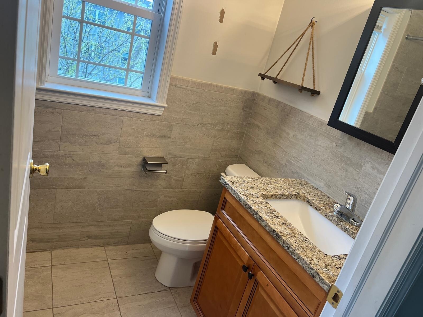 Bath room - 1042 Bond St