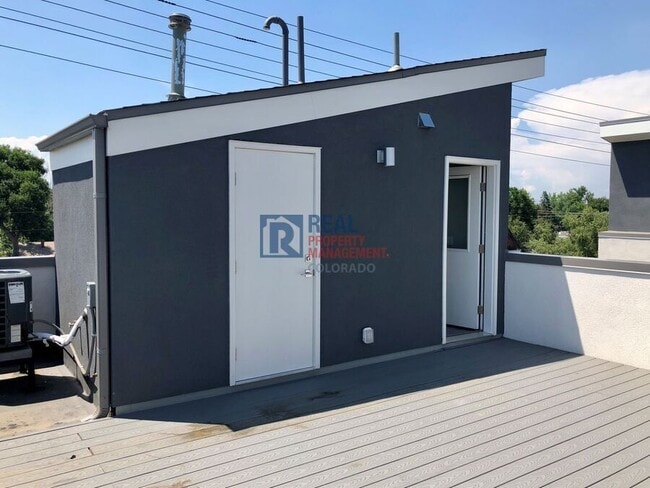 Building Photo - 4922 Lowell Blvd