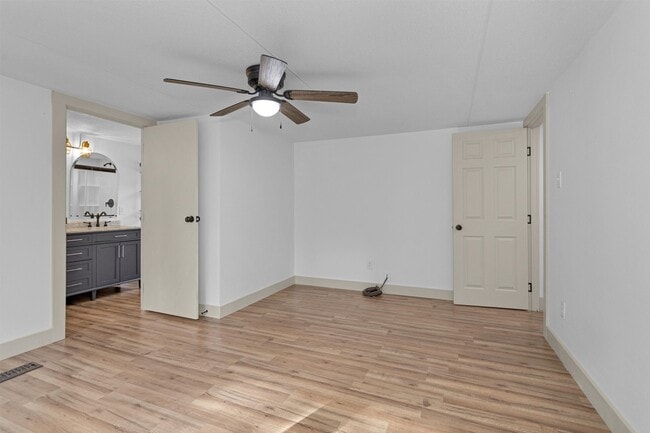 Building Photo - 5500 Penny Rd