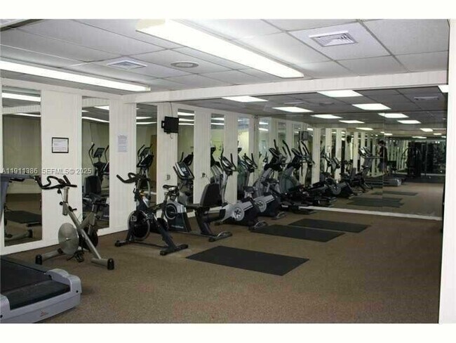 Building Photo - 17021 N Bay Rd