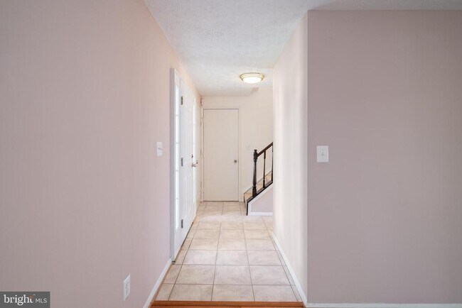 Building Photo - 1103 Burwick Dr