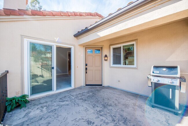 Building Photo - Beautiful Newport Beach Condo