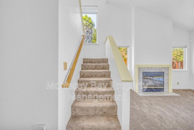 Building Photo - 143 Seal Ct