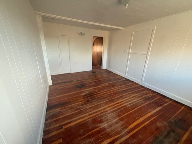 Building Photo - Hansen-PM-025-0262