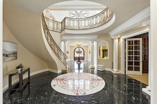 Building Photo - 90 Broadacres Rd