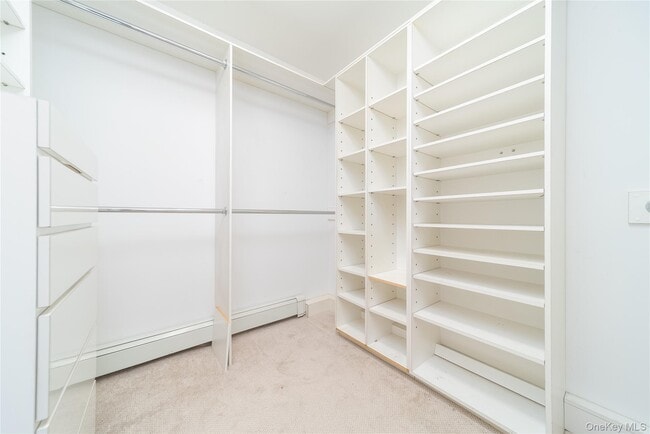 Building Photo - 143 Round Hill Rd