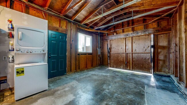 Building Photo - Bright Newly Refurbished Two Bedroom One Bath Single Family Home