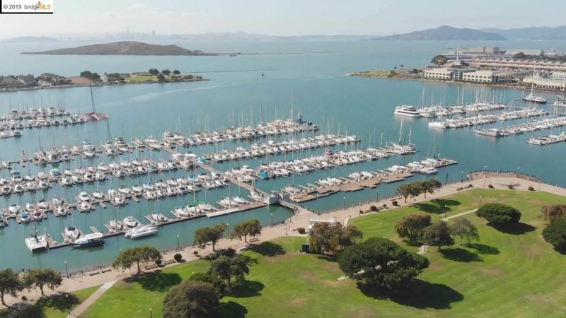 Aerial drone of the community - 26 Bayside Ct