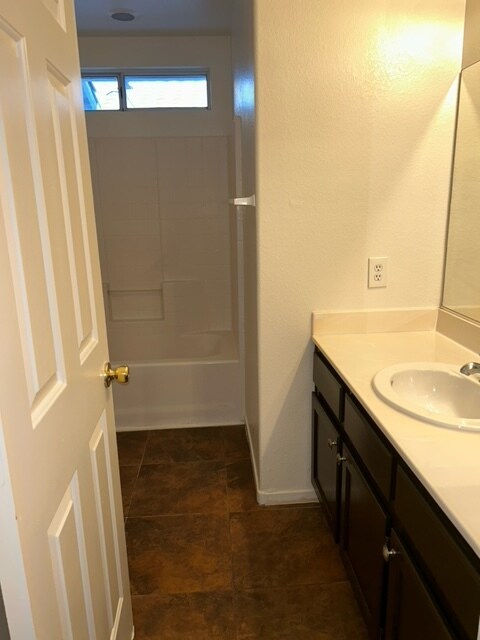 Building Photo - 7125 Overhill Ave