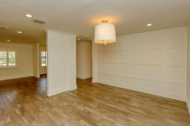 Building Photo - 4307 W Roland St