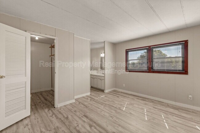 Building Photo - 4608 E 472 Rd