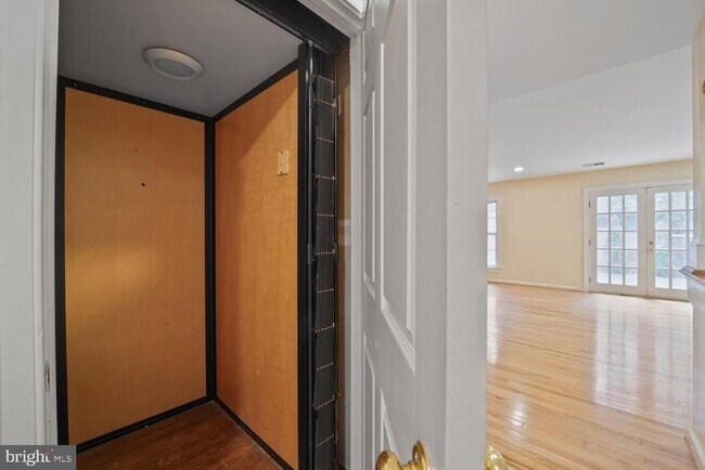 Building Photo - 2053 Mayfair McLean Ct