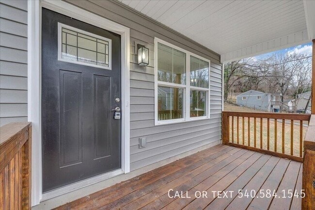 Building Photo - 1424 Varnell Ave NE