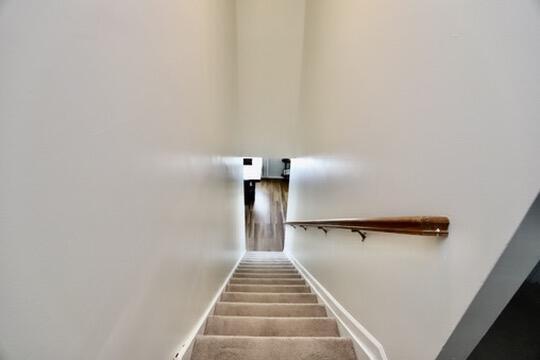 Building Photo - 3260 Matthews Dr