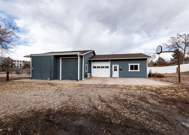 Building Photo - 3800 1/2 Templeton Gap Road