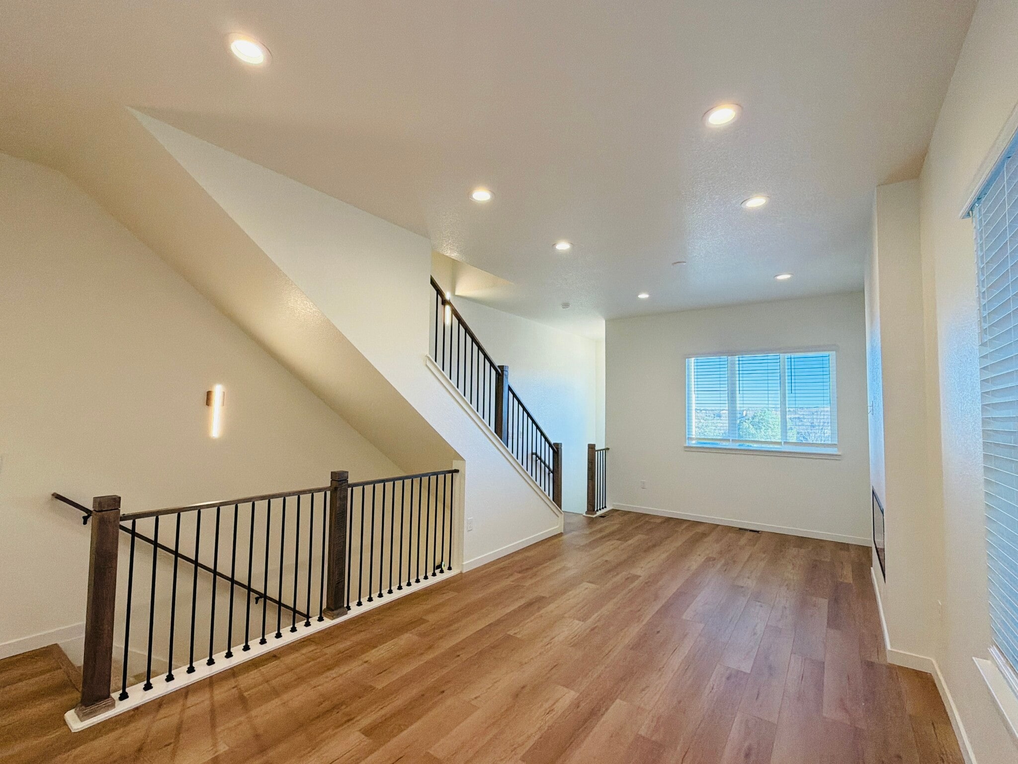 Building Photo - 7174 Clove Hitch Hts