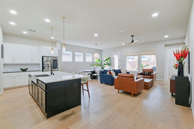 Building Photo - 2310 Precision Ln