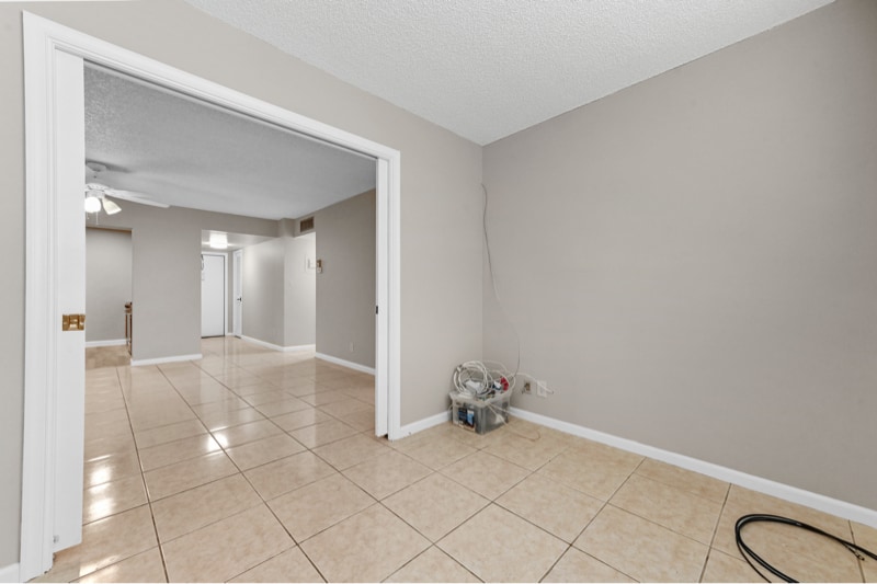 Building Photo - 3910 Crystal Lake Dr