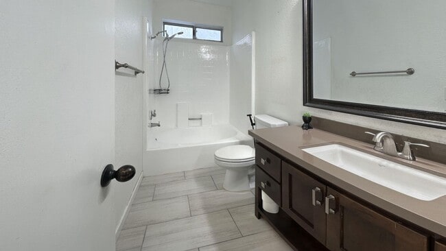 Building Photo - Charming 2 Bedroom 2 Bath home in Perris!