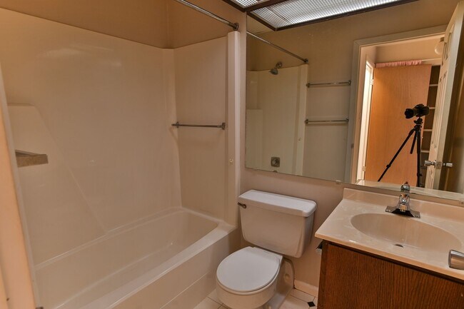 Building Photo - 2 Bedroom Condo in Mechanicsburg