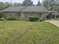 Building Photo - Three Bedroom Ranch