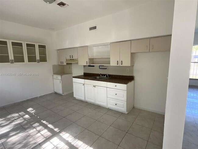 Building Photo - 1160 NE 200th Terrace