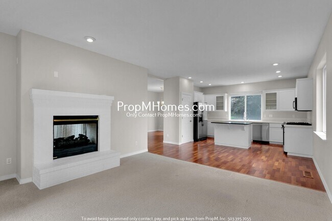 Building Photo - Three-Bedroom Loft-Style Home near Progress Ridge in Beaverton!