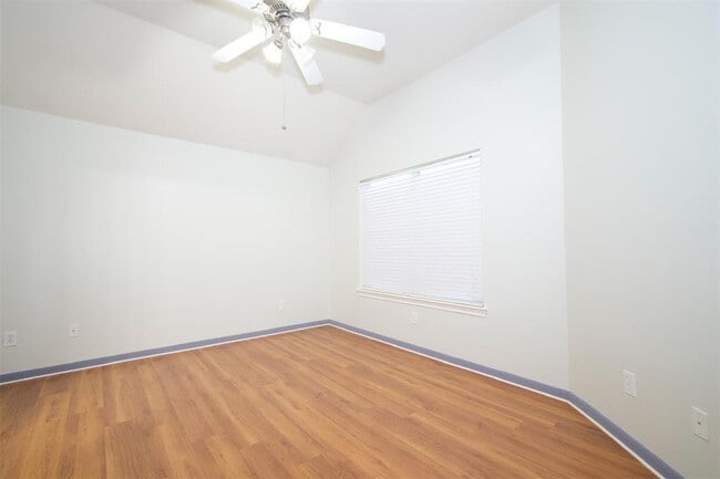Building Photo - 13222 Boxwood Terrace Dr