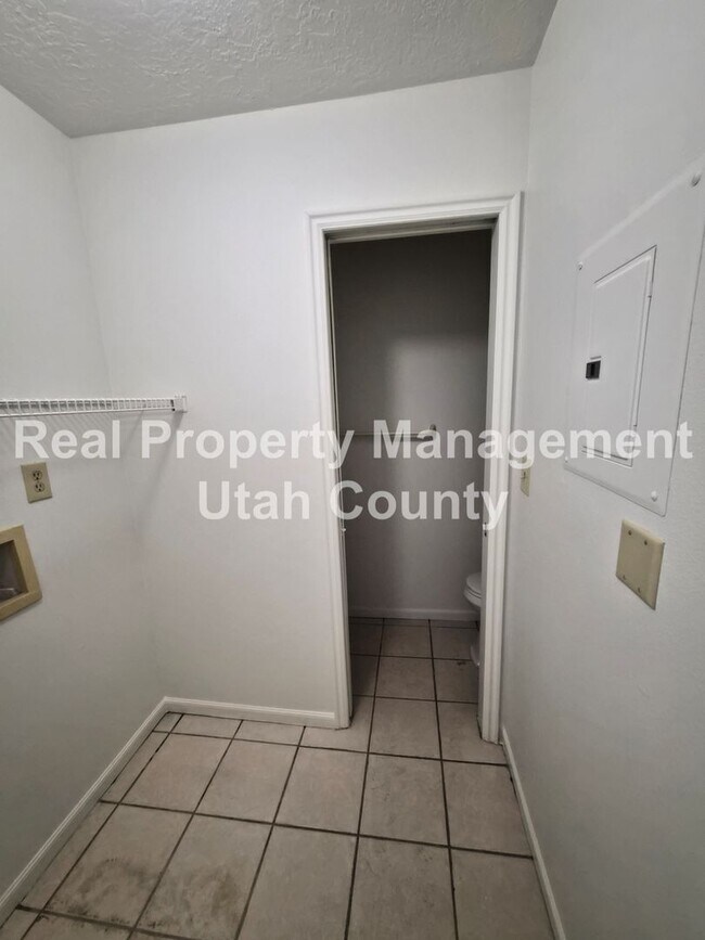 Building Photo - Orem Townhome New Flooring Finished soon