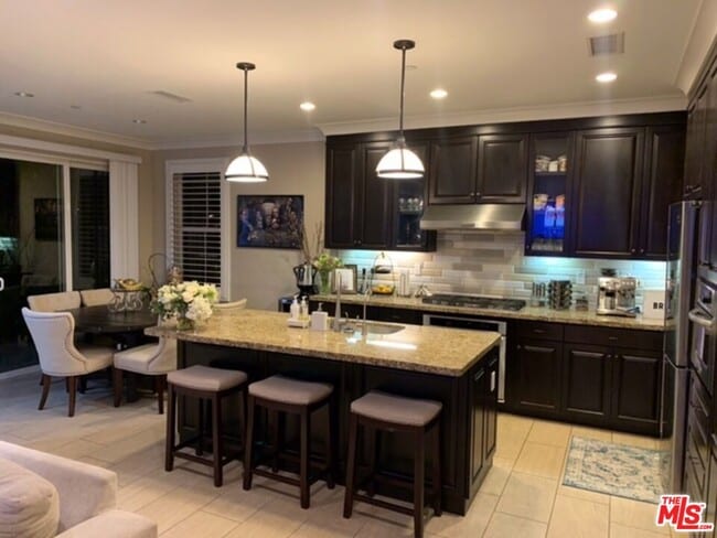 Building Photo - 51 Ivory Petal