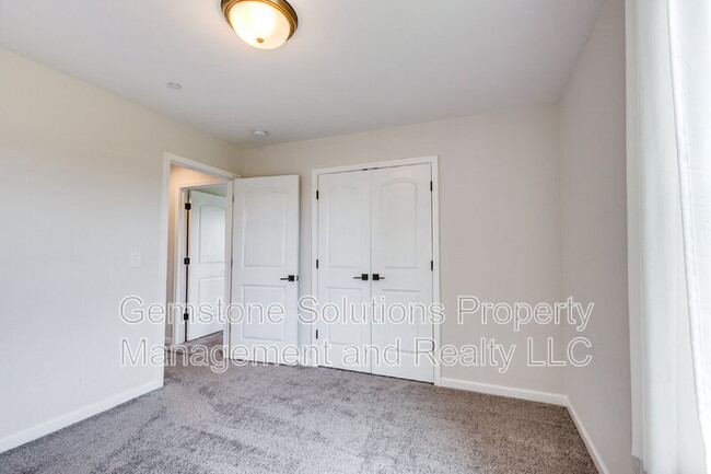 Building Photo - 101 Bellagio Villas Dr