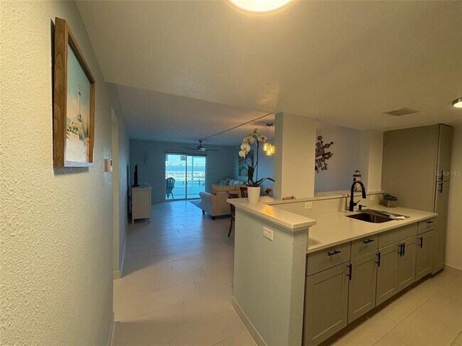 Building Photo - 464 N Paula Dr