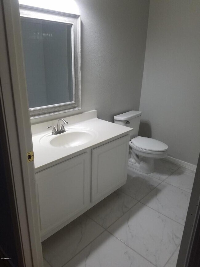 Building Photo - 15252 N 100th St