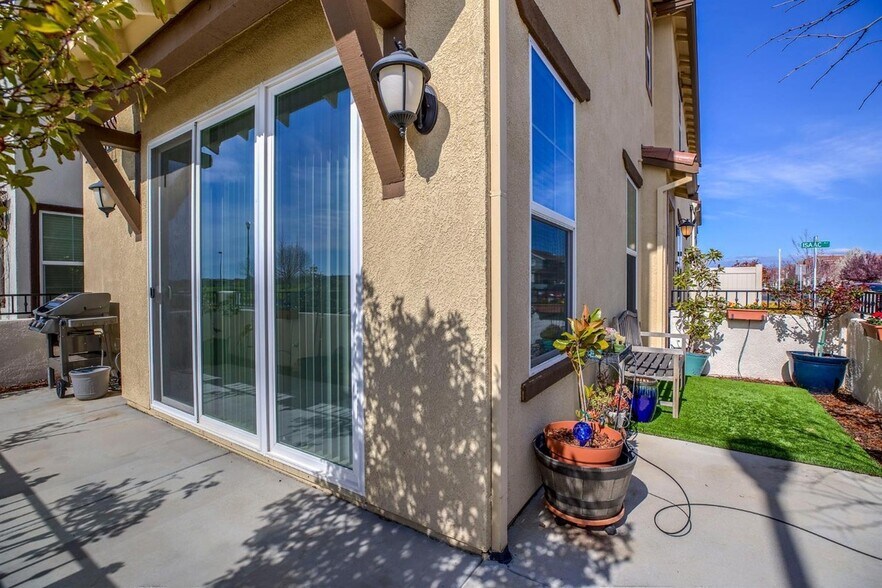 Building Photo - 4008 Gunnar Dr