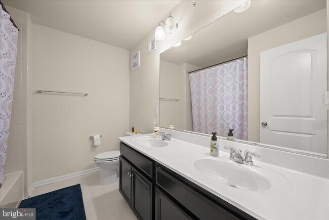 Building Photo - 9411 Geaton Park Pl