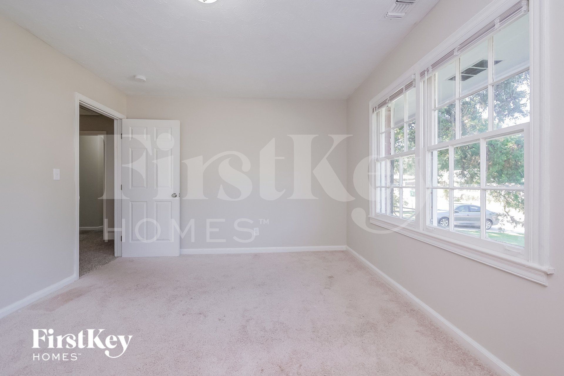 Building Photo - 873 White Oak Dr