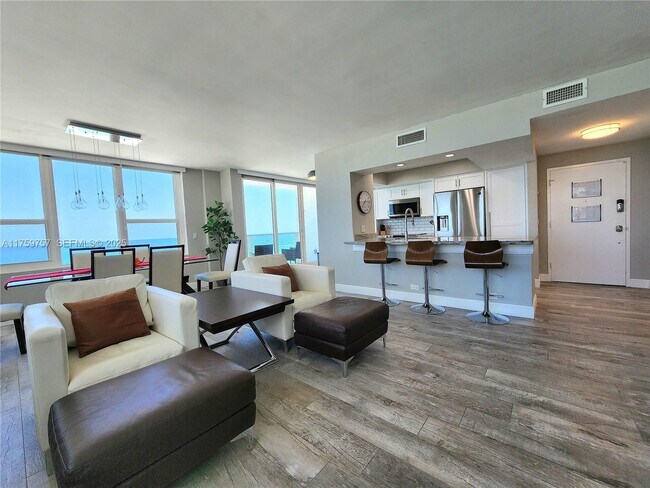 Building Photo - 3505 S Ocean Dr