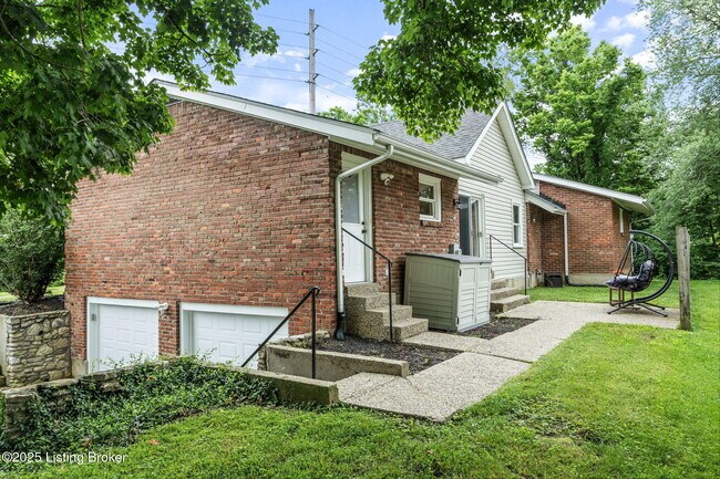 Building Photo - 8715 US-42