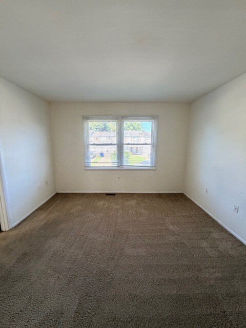 Building Photo - 21 Stephanie Dr