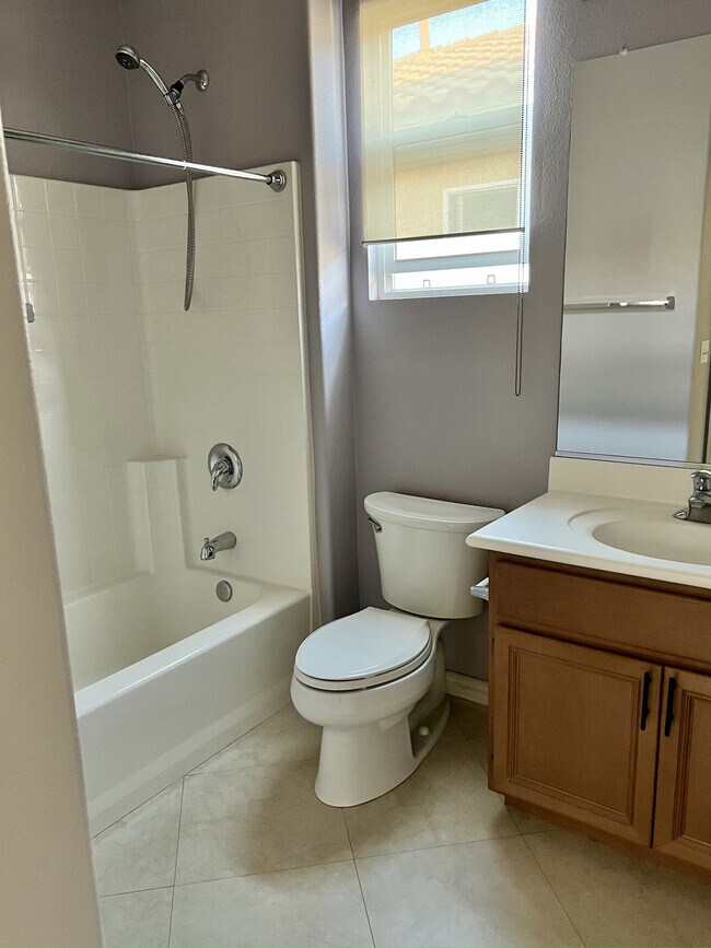 Guest Bathroom - 1256 Valle Ct