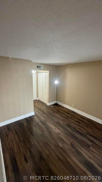 Building Photo - 1536 SE Royal Green Cir