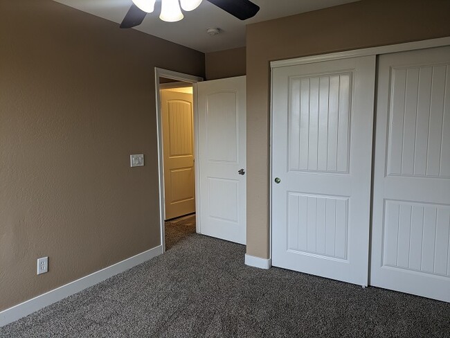 Building Photo - 21023 N Mac Neil St