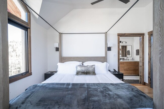 Building Photo - 116 Winterleaf Dr