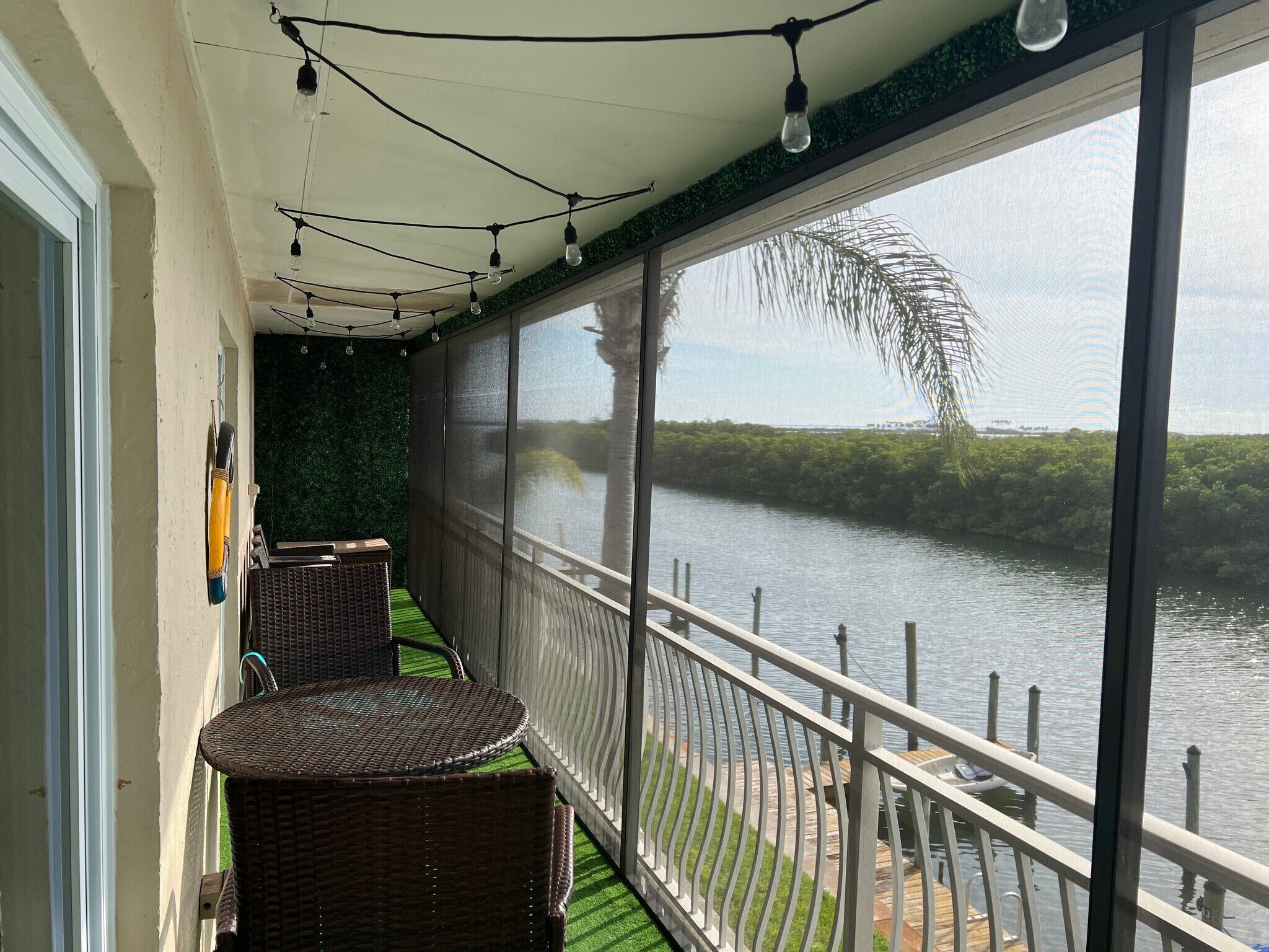 Large screened in balcony - 8815 Bay Pointe Dr
