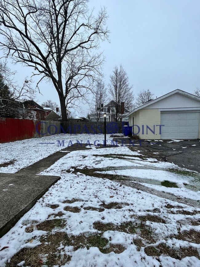 Building Photo - Welcome To Your New Home! FIRST MONTH'S RENT FREE!!