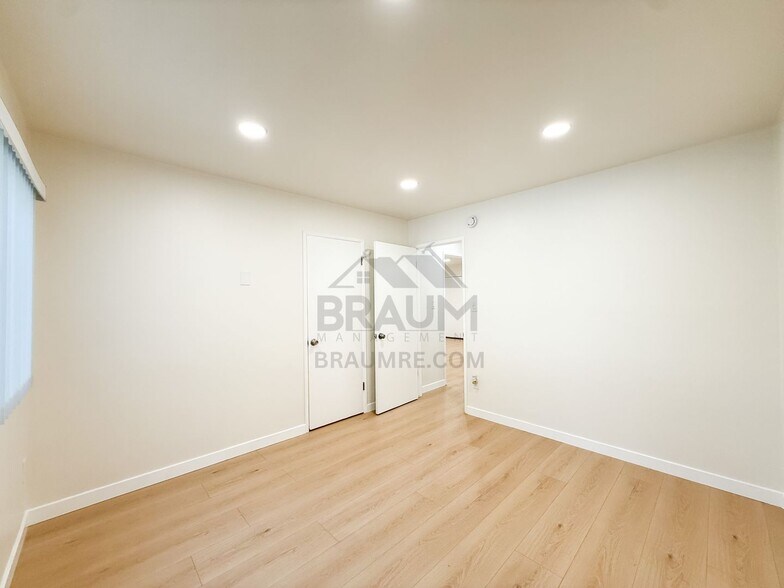 Building Photo - 5611 Fulcher Ave