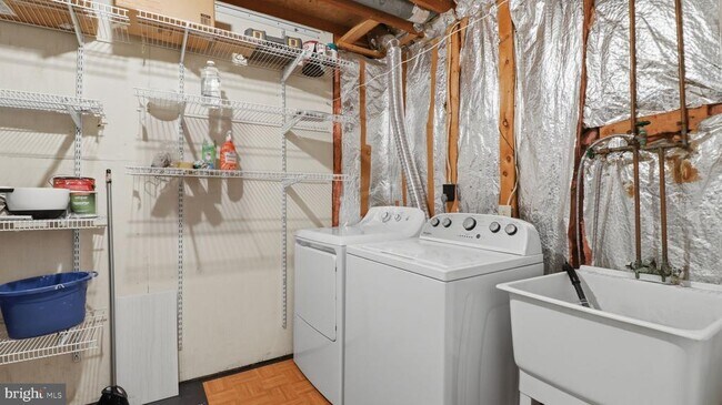 Building Photo - 7821 Fairborn Ct