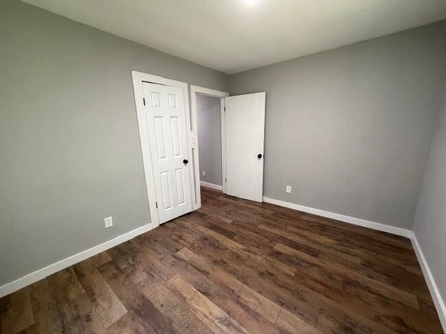 Building Photo - 3 Bedroom 2 Bath house