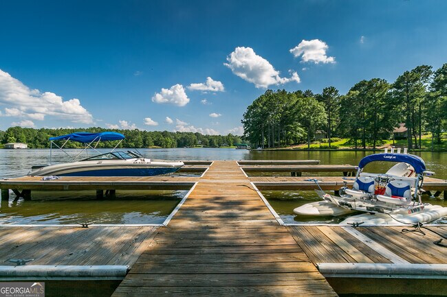 Building Photo - 1111 Surrey Ln