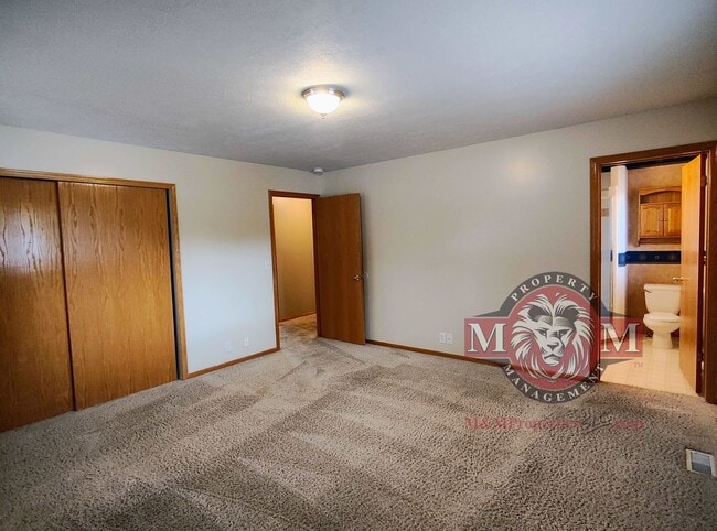 Building Photo - 5 BD 3 BA 2900 sq ft HOME IN DRAPER.